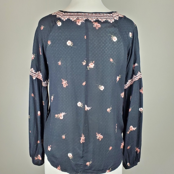 Lovestitch Floral Embroidered Tassel Top - Picture 3 of 10